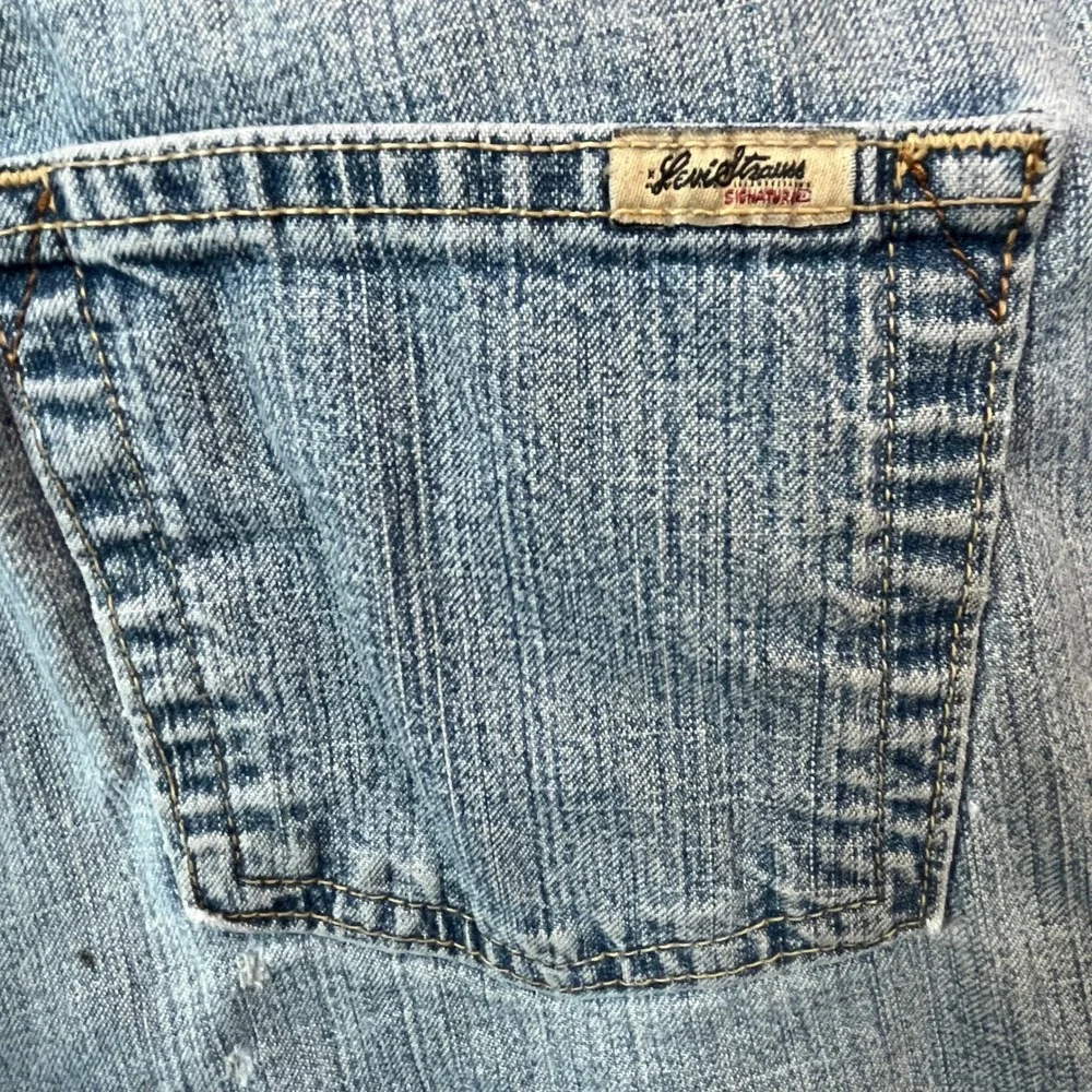 Levi Strauss Y2K Women 12 Light Wash Stretch Raw Hem Cut Off Denim Shorts Frayed